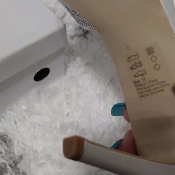 New size 11 David's Bridal heels - Picture 5 of 11